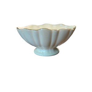 LENOX SMALL IVORY SCALLOPED FOOTED SUGAR/RING DISH